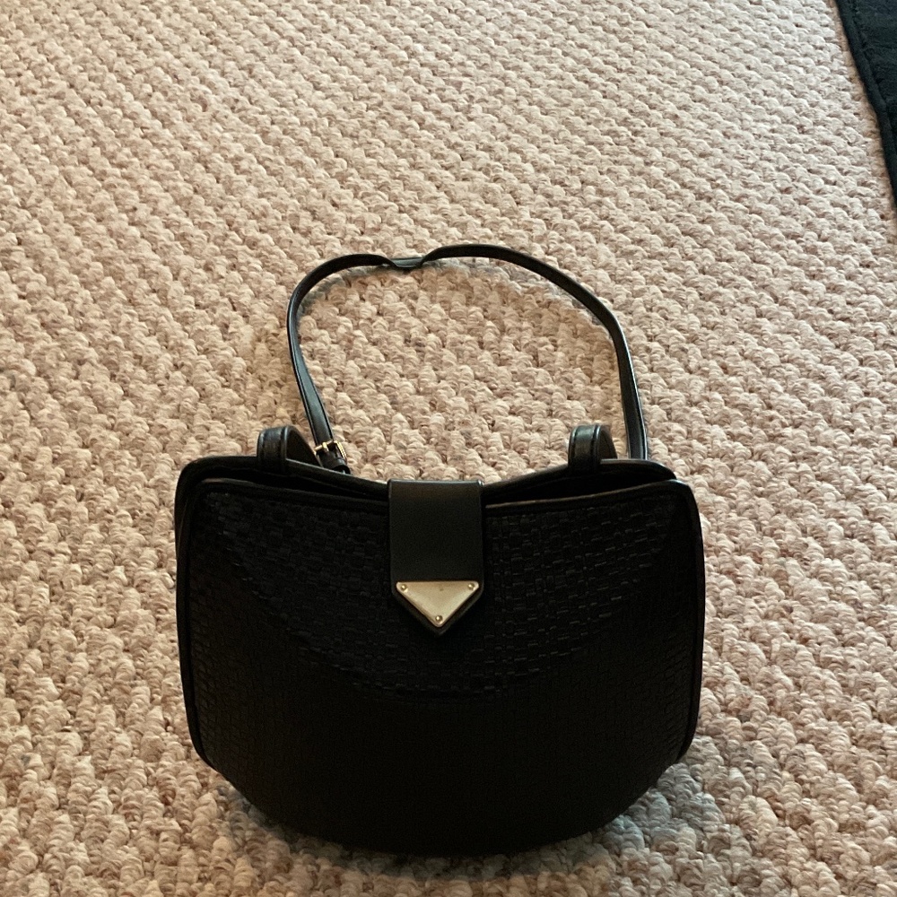 Est. 1946 black Shoulder Bag